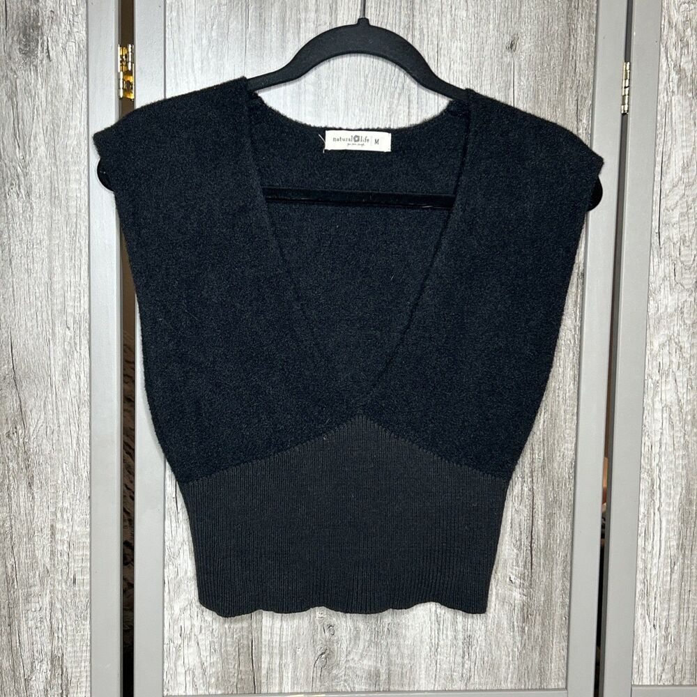 NATURAL LIFE Black V-Neck Knit Crop Top